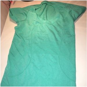 Pre owned Lululemon swiftly tech short sleeve sz 6